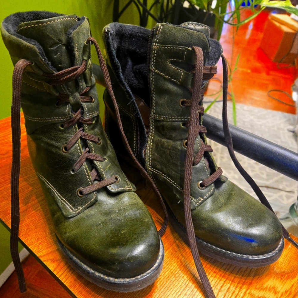 Women's Green Leather Boots